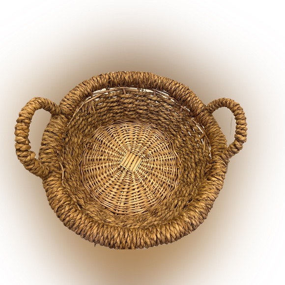 Wooden woven basket - Picture 1 of 11
